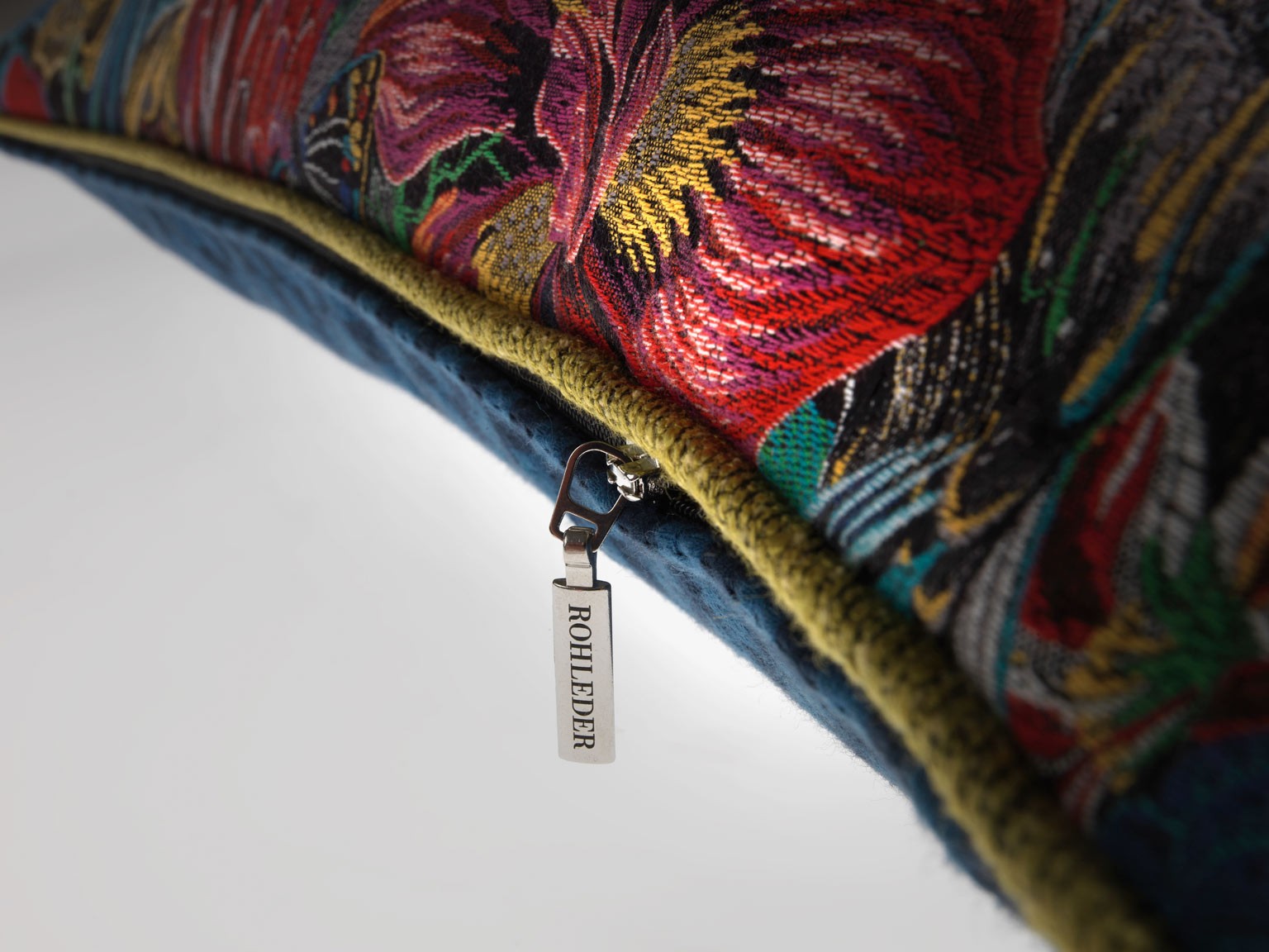 Kissen by Olaf Hajek - South African Flora - Lush - 60x60