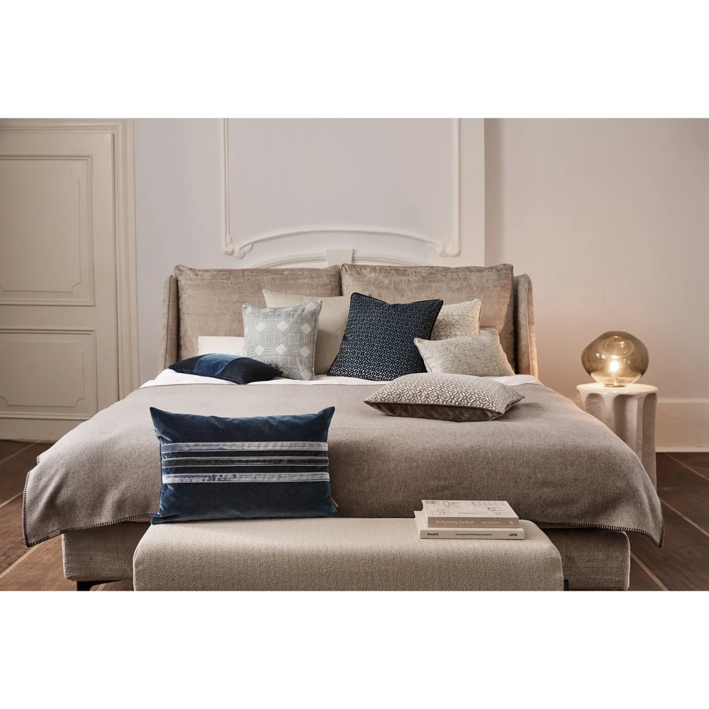 Kissen by Lori Weitzner - Noble - 50x50 Kissen by Lori Weitzner - Noble - 50x50
