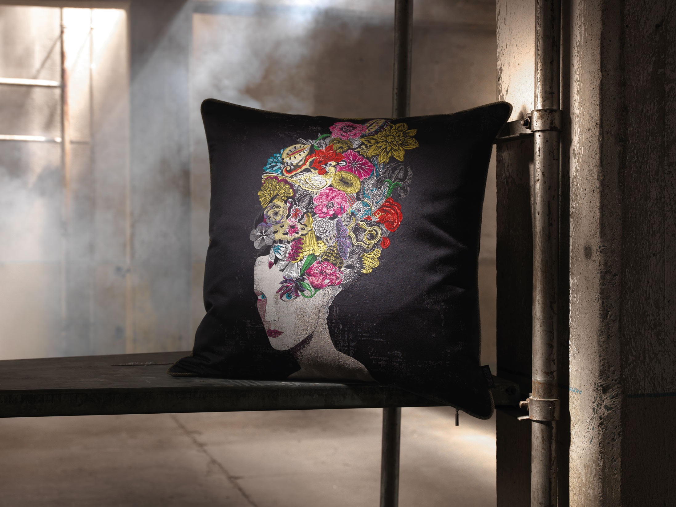 Kissen by Olaf Hajek - Iris - Midnight - 60x60