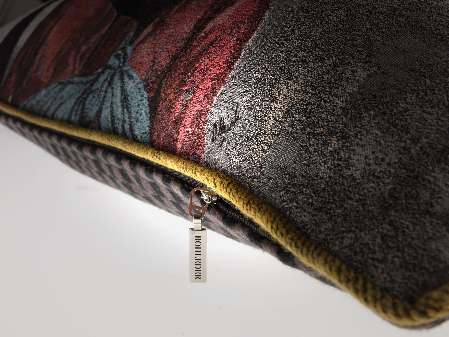 Kissen by Olaf Hajek - Black Antoinette - Blossom - 60x60 Kissen by Olaf Hajek - Black Antoinette - Blossom - 60x60