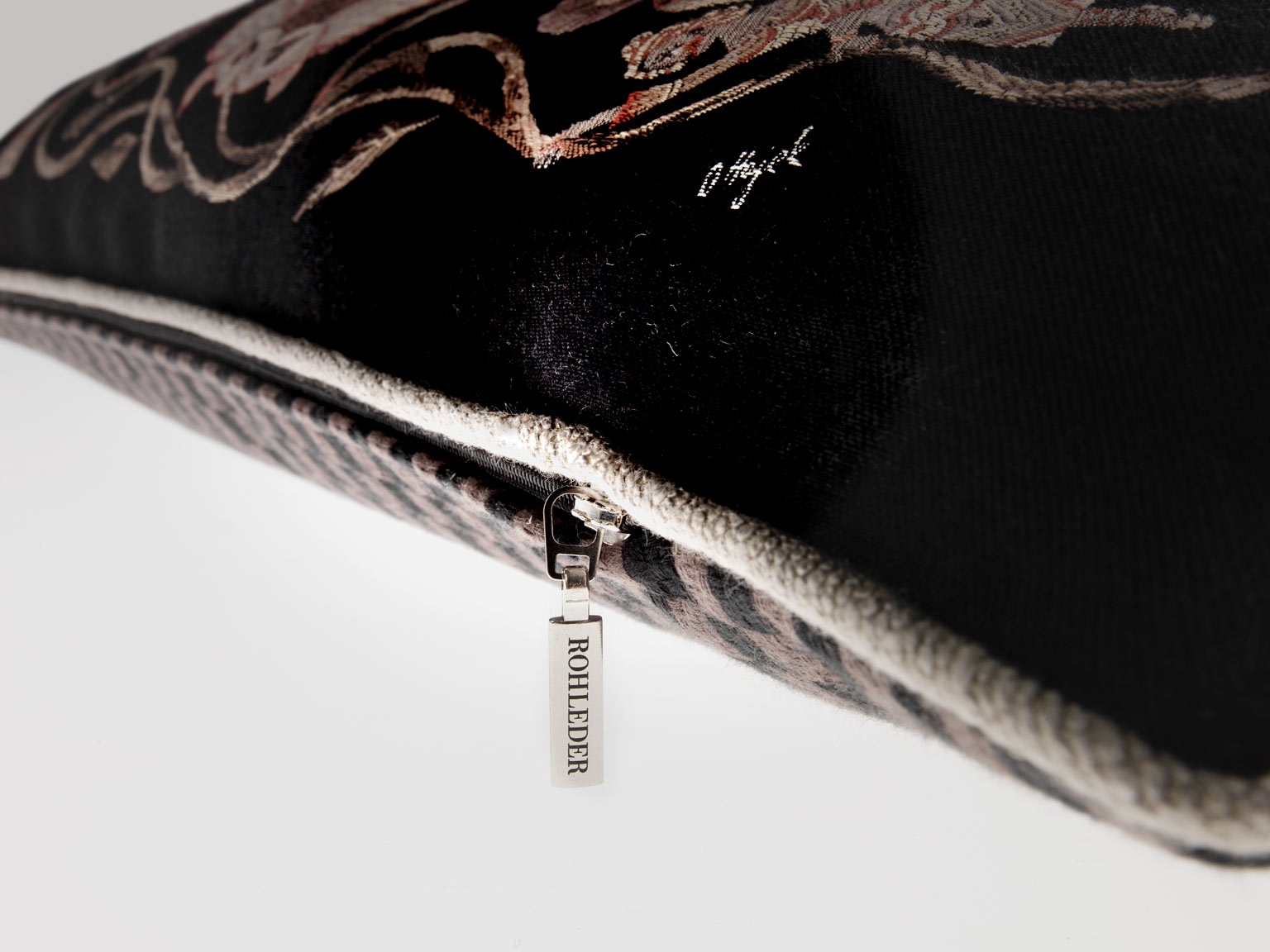 Kissen by Olaf Hajek - Delightful Garden - Full Moon - 60x40 Kissen by Olaf Hajek - Delightful Garden - Full Moon - 60x40