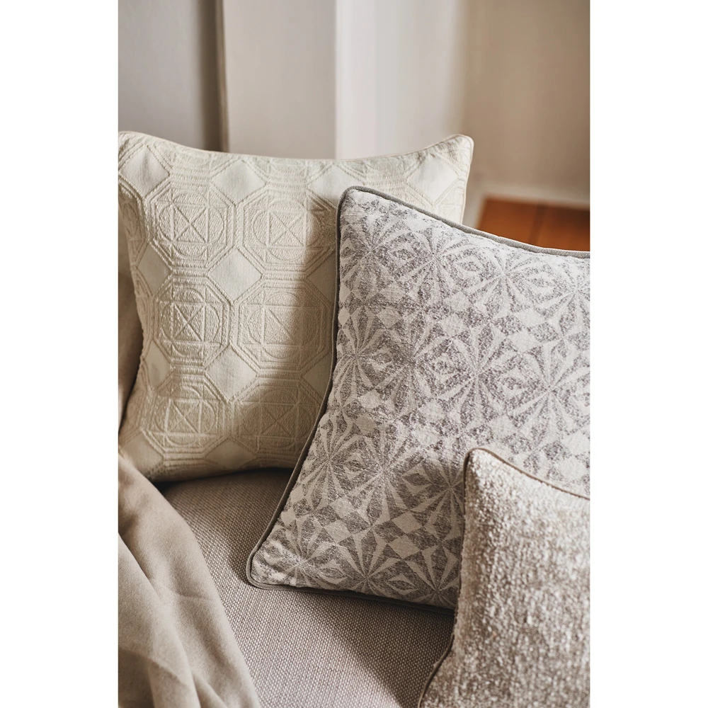 Kissen by Lori Weitzner - Palladium - 45x45 Kissen by Lori Weitzner - Palladium - 45x45