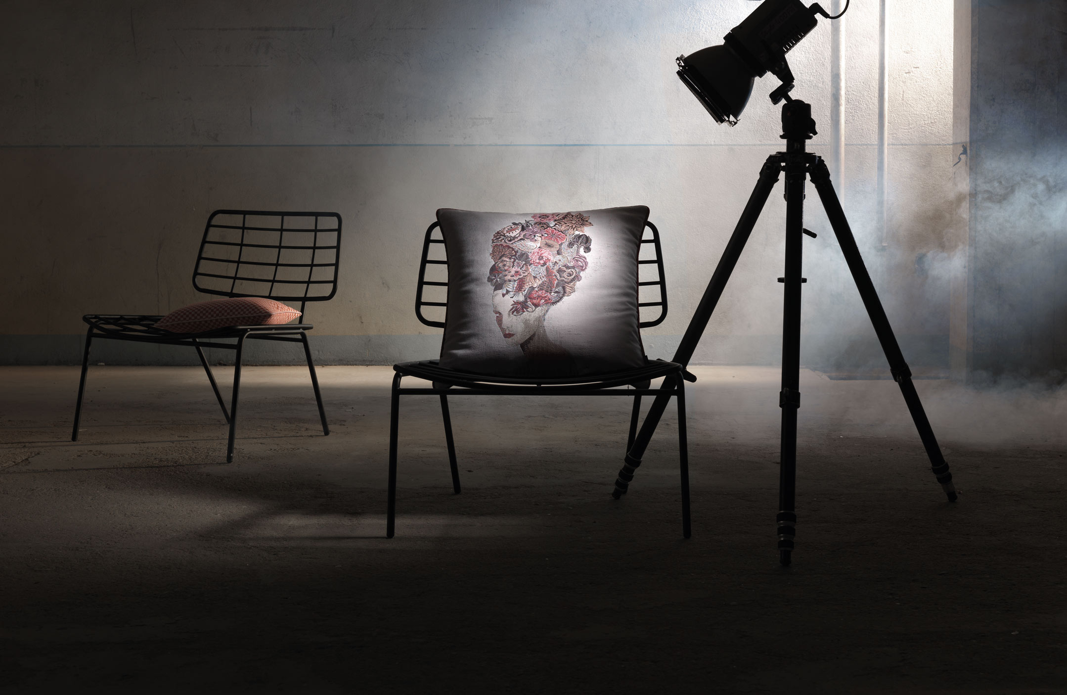 Kissen by Olaf Hajek - Iris - Dawn - 60x60 Kissen by Olaf Hajek - Iris - Dawn - 60x60