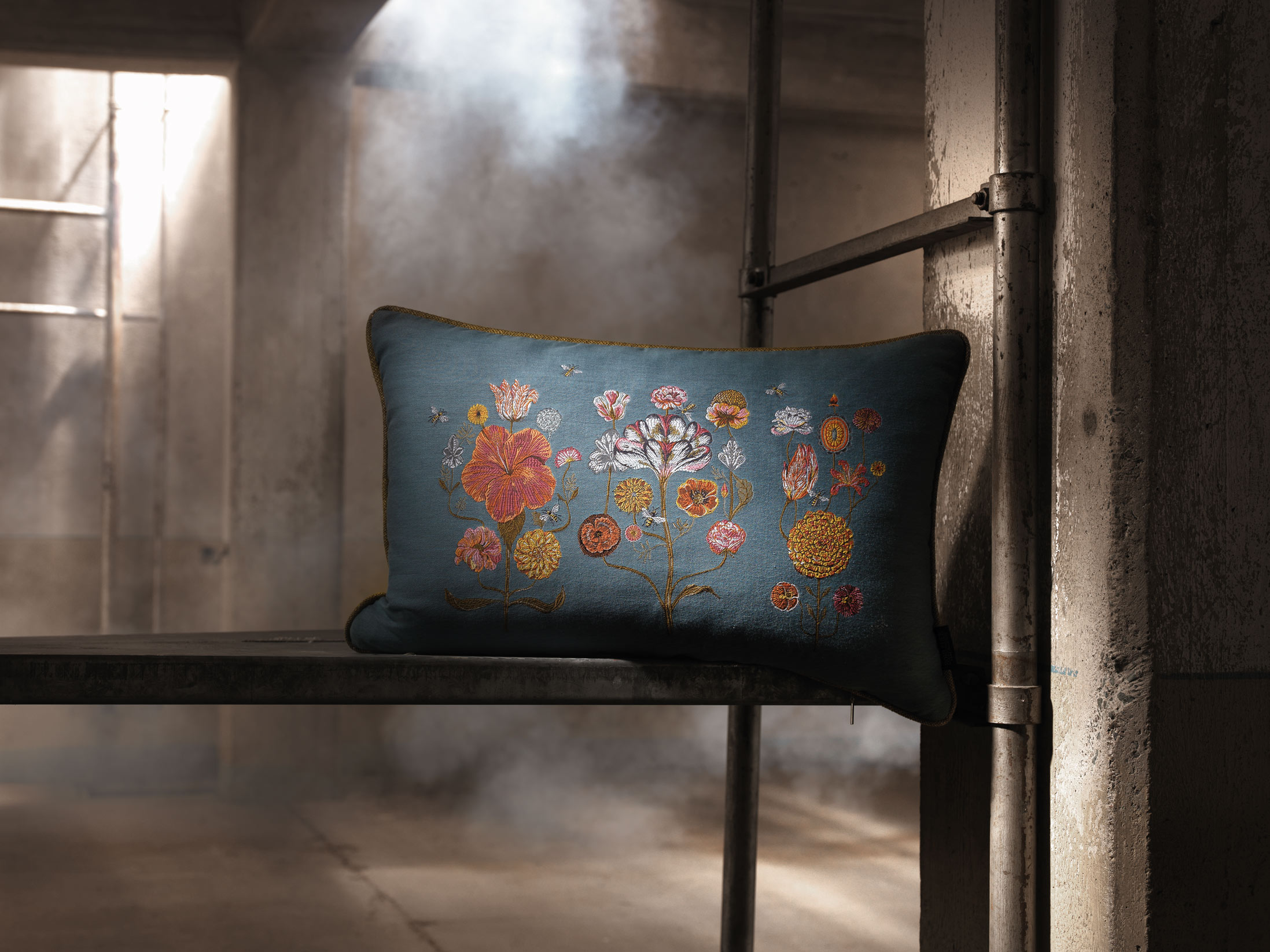 Kissen by Olaf Hajek - Crazy Flowers - Colorful Meadow - 60x40