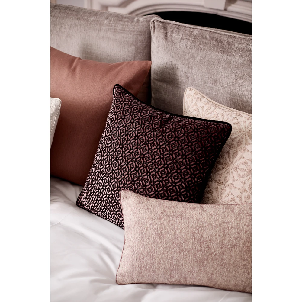 Kissen by Lori Weitzner - Noble - 50x50 Kissen by Lori Weitzner - Noble - 50x50
