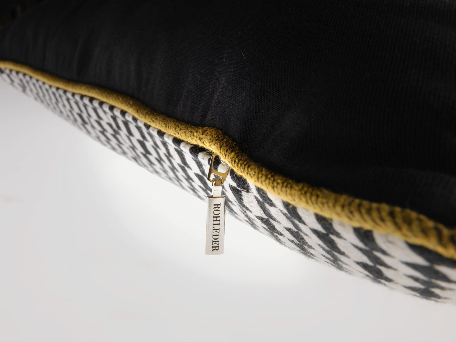 Kissen by Olaf Hajek - Crazy Flowers - Colorful Meadow - 60x40 Kissen by Olaf Hajek - Crazy Flowers - Colorful Meadow - 60x40