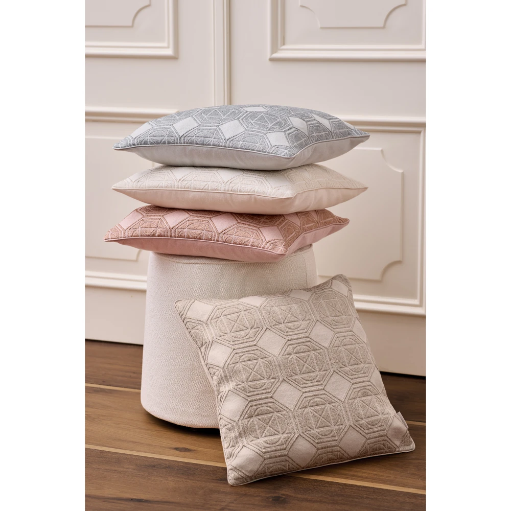 Kissen by Lori Weitzner - Palladium - 45x45