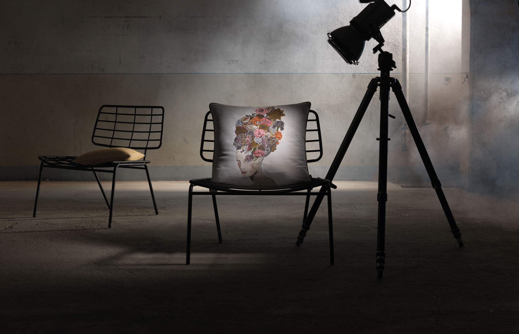 Kissen by Olaf Hajek - Iris - Dawn - 60x60 Kissen by Olaf Hajek - Iris - Dawn - 60x60