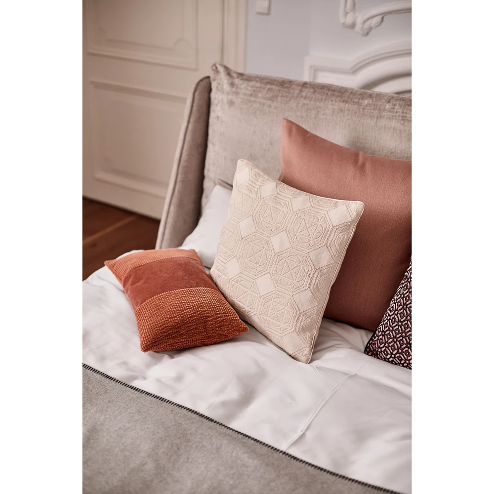 Kissen by Lori Weitzner - Palais - 50x30