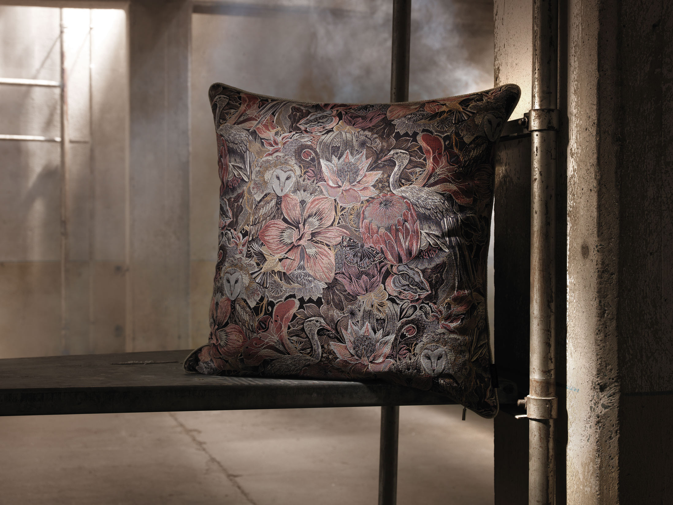 Kissen by Olaf Hajek - South African Flora - Lush - 60x60 Kissen by Olaf Hajek - South African Flora - Lush - 60x60