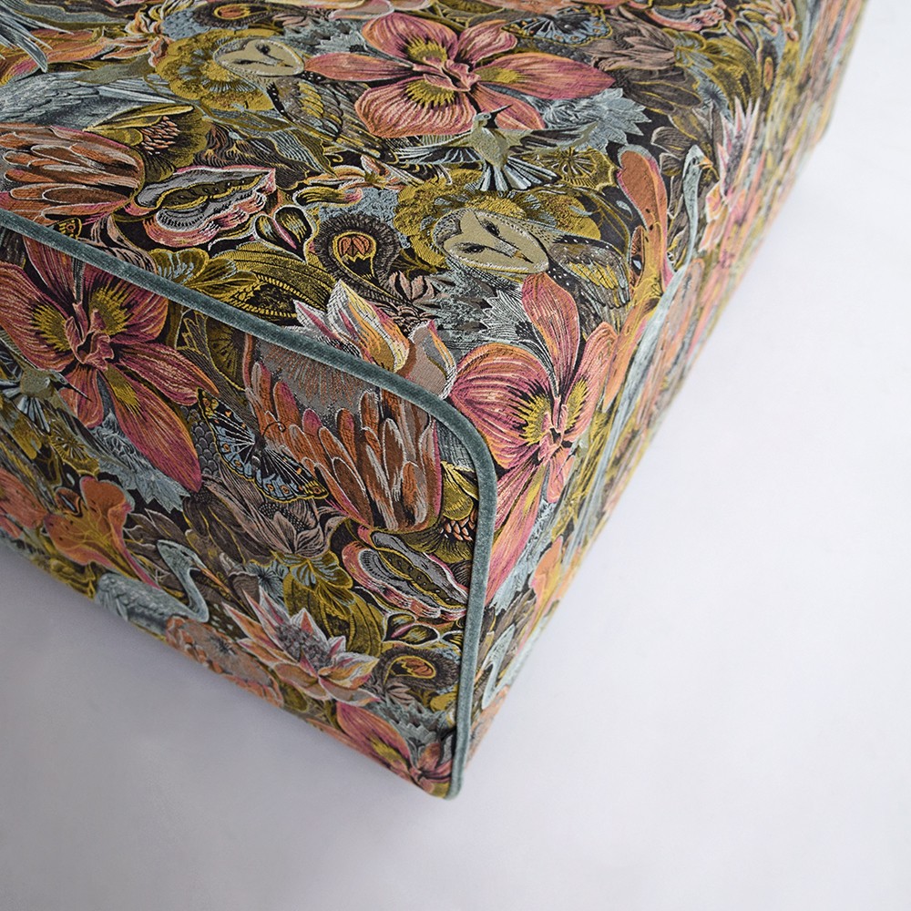 Polstertisch by Olaf Hajek - South African Flora Cube - Lush - 100x100 Polstertisch by Olaf Hajek - South African Flora Cube - Lush - 100x100