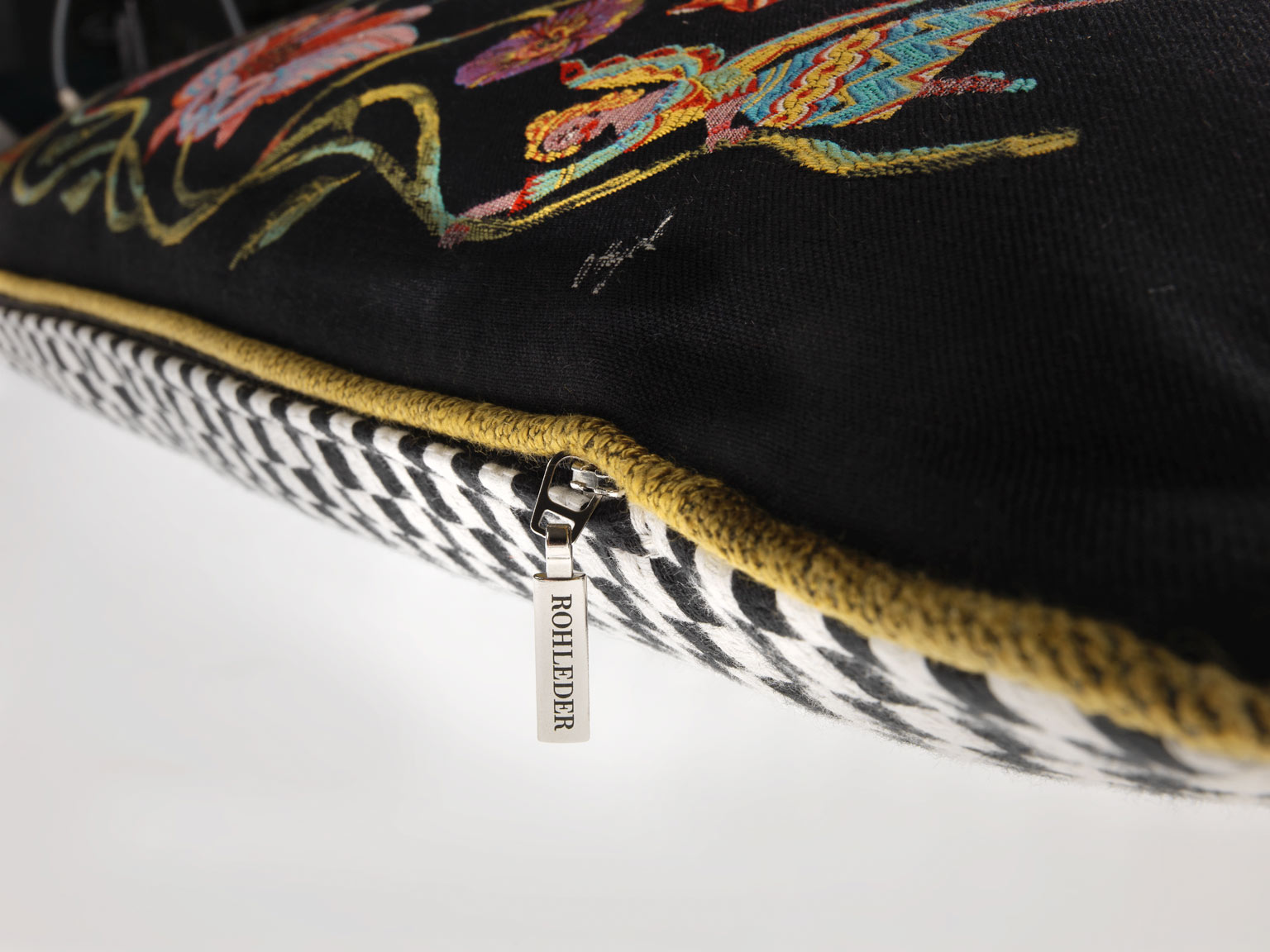 Kissen by Olaf Hajek - Delightful Garden - Full Moon - 60x40 Kissen by Olaf Hajek - Delightful Garden - Full Moon - 60x40