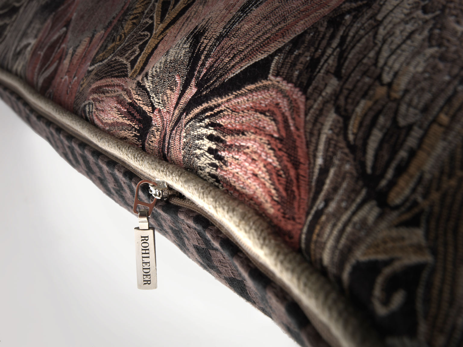 Kissen by Olaf Hajek - South African Flora - Lush - 60x60