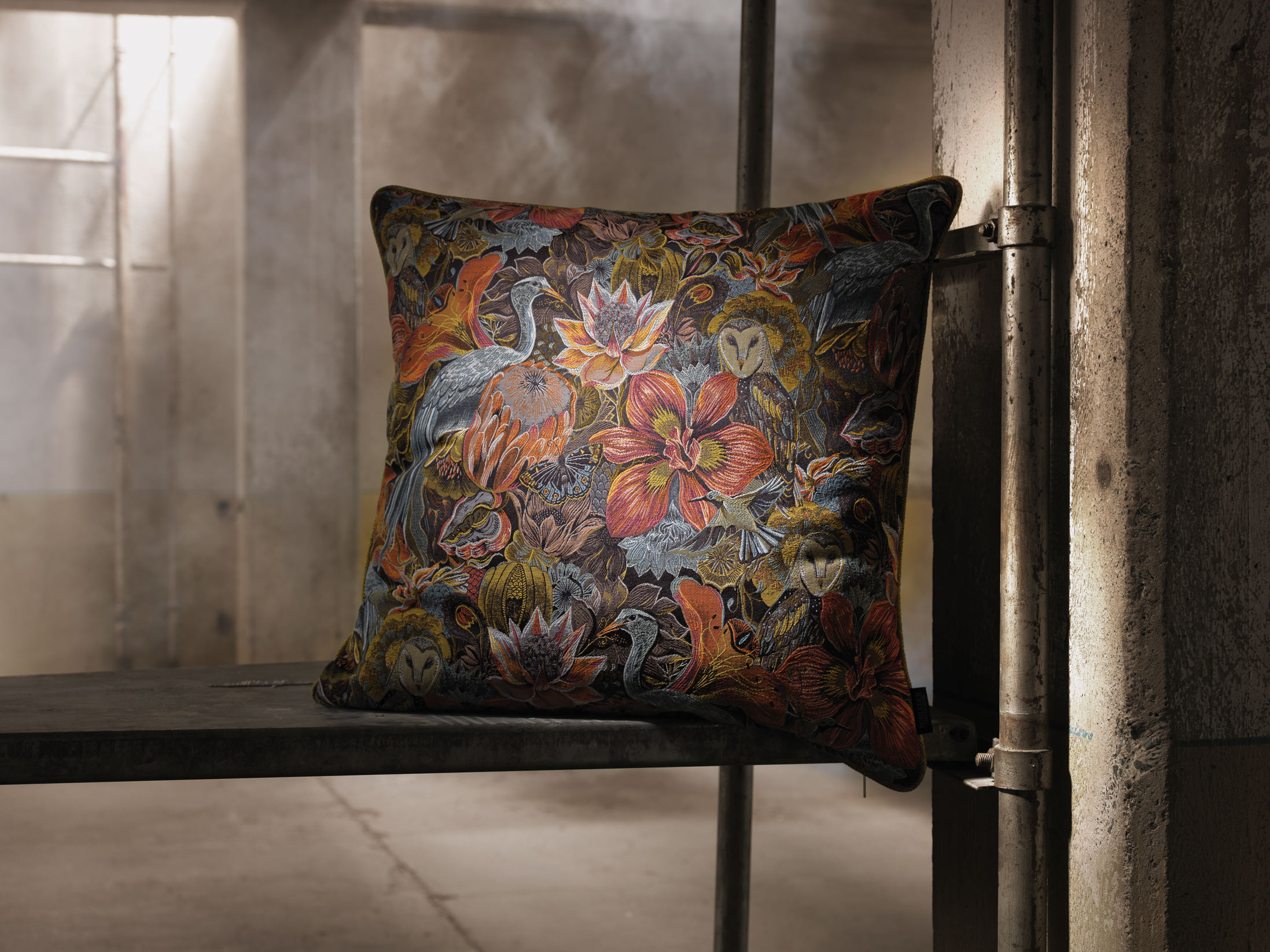 Kissen by Olaf Hajek - South African Flora - Lush - 60x60